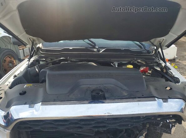 3C6UR5CJ3LG207191 2020 RAM 2500 White Vista interior trasera