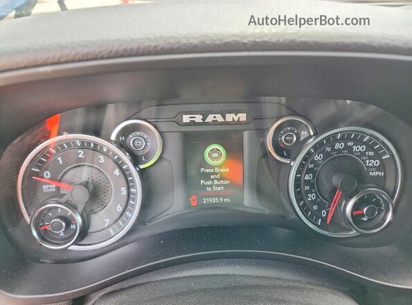 3C6UR5CJ3RG367872 2024 RAM 2500 Blue Widok zestawu wskaźników