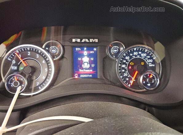 3C6UR5CJ4RG356864 2024 RAM 2500 White Instrument cluster view