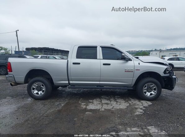 3C6UR5CJ5GG298650 2016 RAM 2500 Silver Widok wnętrza z tyłu