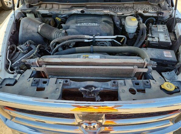 3C6UR5CJ7GG340896 2016 RAM 2500 White უკანა სალონის ხედი