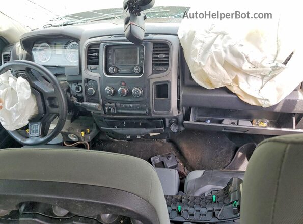 3C6UR5CJ8GG281017 2016 RAM 2500 Черный Вид панели приборов