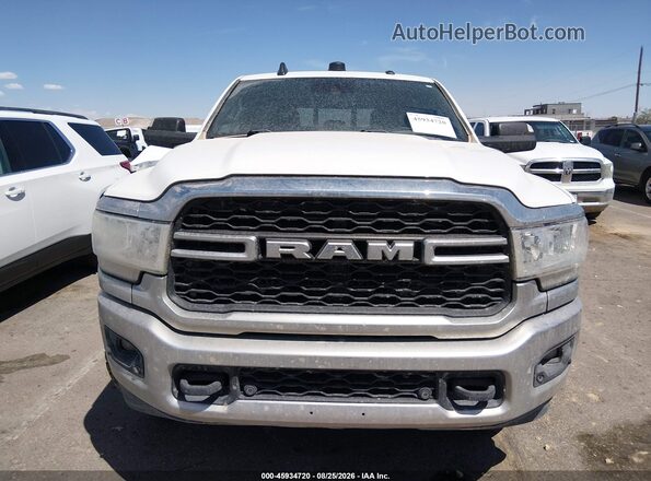 3C6UR5CJ8NG271973 2022 RAM 2500 White Widok deski rozdzielczej