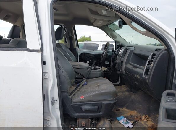 3C6UR5CL1HG644762 2017 RAM 2500 White Front interior view
