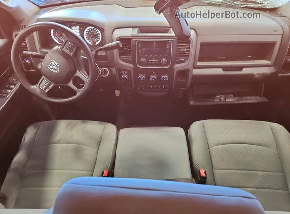 3C6UR5CL2HG644852 2017 RAM 2500 Gray Dashboard view