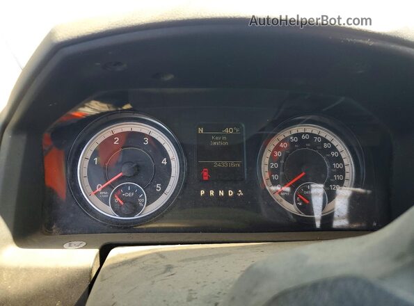 3C6UR5CL3HG670411 2017 RAM 2500 White Սարքավորումների վահանակի տեսք
