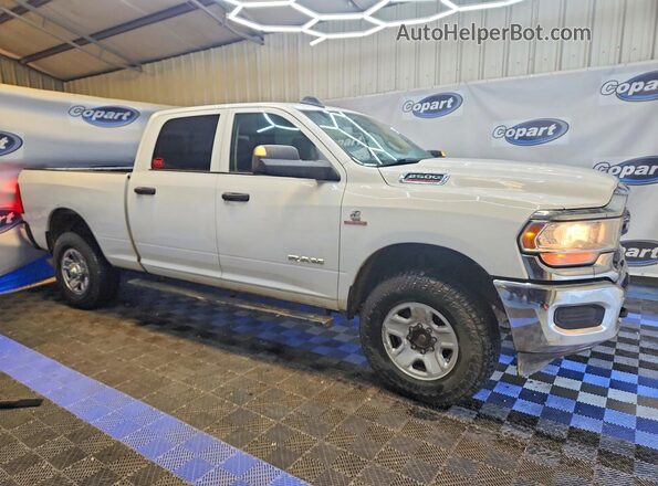 3C6UR5CL6LG148395 2020 RAM 2500 Белый Передняя правая четверть