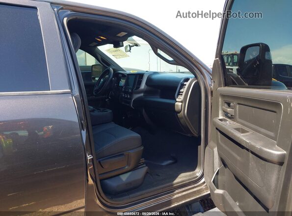 3C6UR5CL6RG218096 2024 RAM 2500 Gray Вид салону спереду