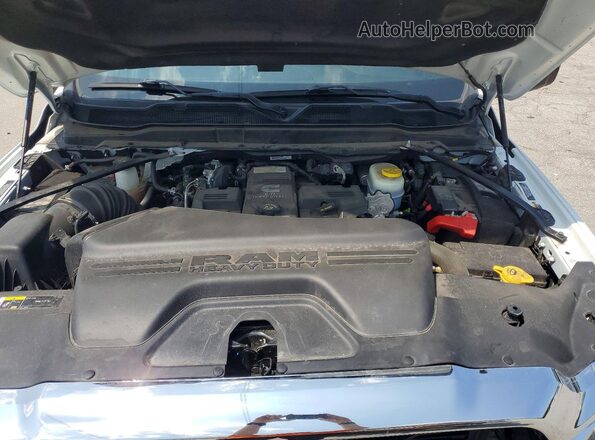 3C6UR5CL7PG638026 2023 RAM 2500 White Rear interior view