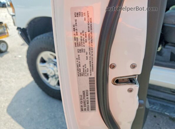 3C6UR5CL7PG638026 2023 RAM 2500 White Engine compartment view