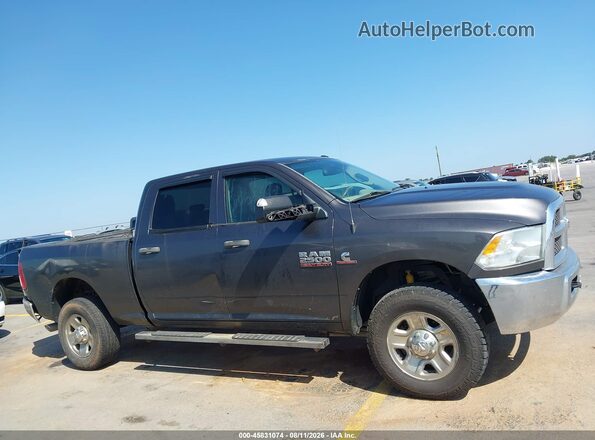 3C6UR5CL8GG248729 2016 RAM 2500 Gray Rear interior view