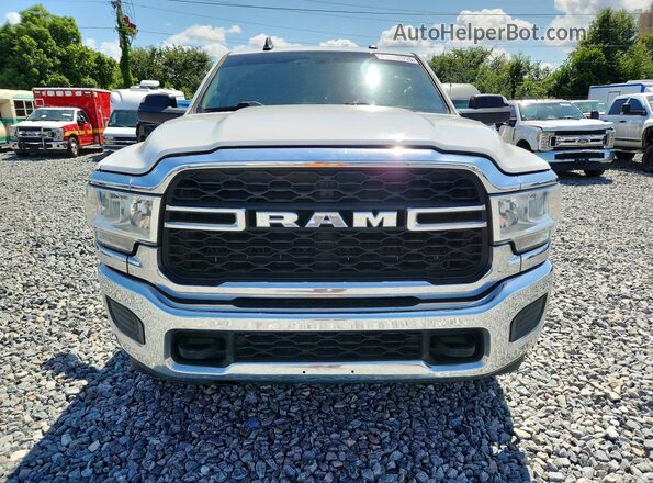 3C6UR5CLXKG615347 2019 RAM 2500 White Front view