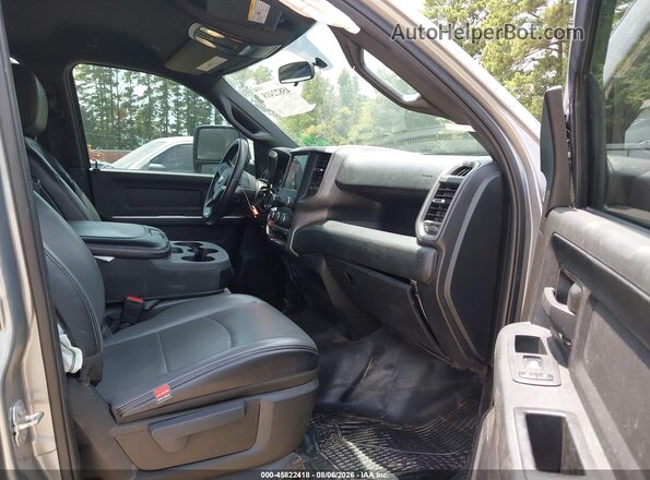 3C6UR5CLXRG222961 2024 RAM 2500 Silver Սալոնի դիմացի տեսք