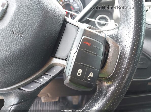3C6UR5CLXRG222961 2024 RAM 2500 Silver Առջևի վահանակի տեսք
