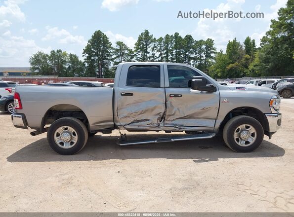 3C6UR5CLXRG222961 2024 RAM 2500 Silver Սալոնի հետևի տեսք