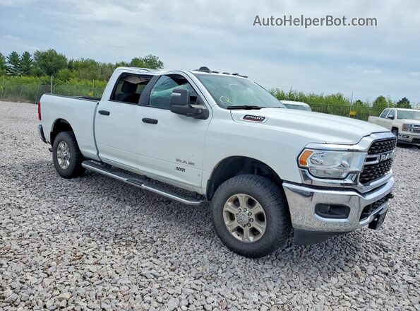 3C6UR5DJ5RG211332 2024 RAM 2500 White Przód prawy