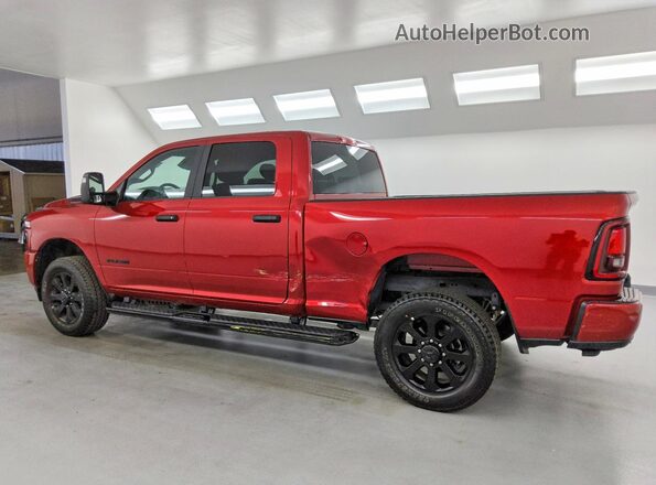 3C6UR5DJXTG200348 2026 RAM 2500 Burgundy Հետևի ձախ