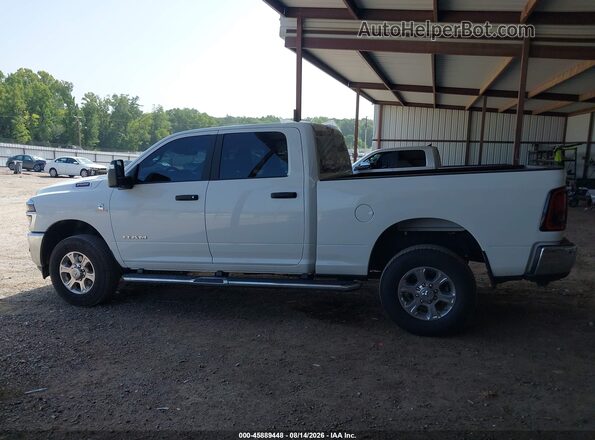 3C6UR5DL0TG259328 2026 RAM 2500 White Widok wnętrza 360 stopni