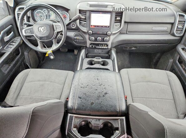 3C6UR5DL2RG227439 2024 RAM 2500 White Вид панелі приладів
