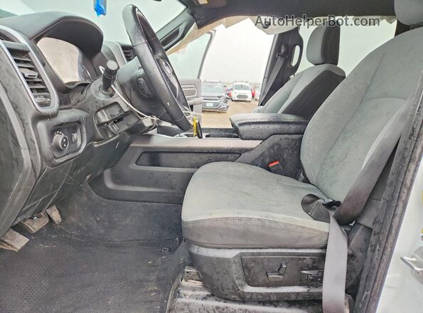 3C6UR5DL2RG227439 2024 RAM 2500 White Вид салону спереду
