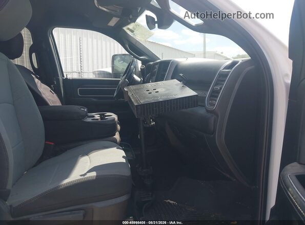 3C6UR5DL3RG336332 2024 RAM 2500 White Front interior view