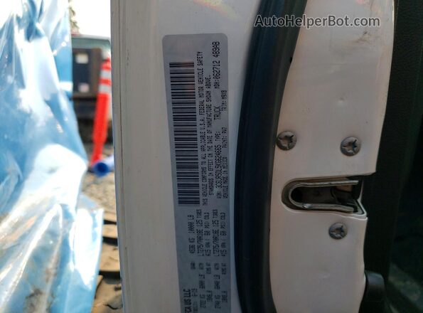 3C6UR5DL5KG624665 2019 RAM 2500 White Շարժիչի բաժամունքի տեսք
