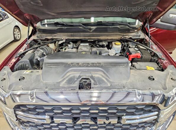 3C6UR5DL6RG117946 2024 RAM 2500 Maroon Widok wnętrza z tyłu