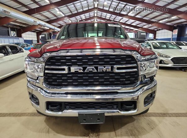 3C6UR5DL6RG117946 2024 RAM 2500 Maroon Widok z przodu