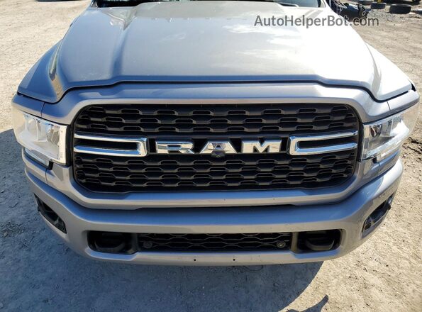 3C6UR5DL6RG281875 2024 RAM 2500 Gray Widok wnętrza z tyłu