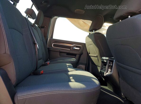 3C6UR5DL6RG281875 2024 RAM 2500 Gray Widok tylnych siedzeń