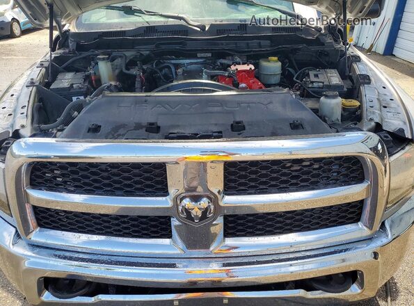 3C6UR5DL7GG150368 2016 RAM 2500 Silver Vista interior trasera