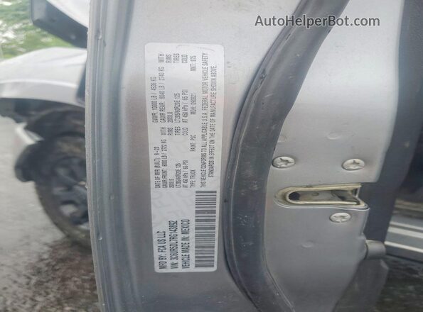 3C6UR5DL7RG143892 2024 RAM 2500 Silver ძრავის განყოფილების ხედი