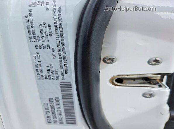 3C6UR5DL9RG159270 2024 RAM 2500 White Widok komory silnika