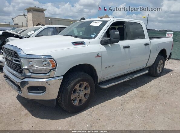 3C6UR5DL9RG340482 2024 RAM 2500 White Przód lewy