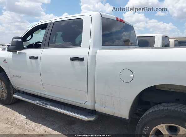 3C6UR5DL9RG340482 2024 RAM 2500 White Widok wnętrza 360 stopni