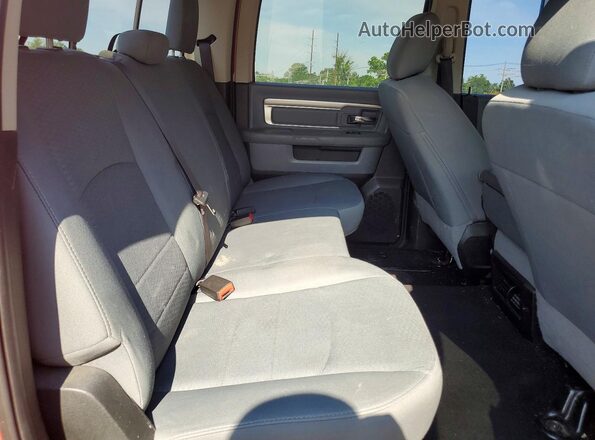 3C6UR5DLXJG306801 2018 RAM 2500 Красный Вид задних сидений