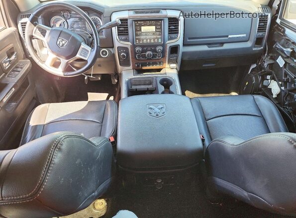 3C6UR5FJXHG763582 2017 RAM 2500 White Vista del salpicadero