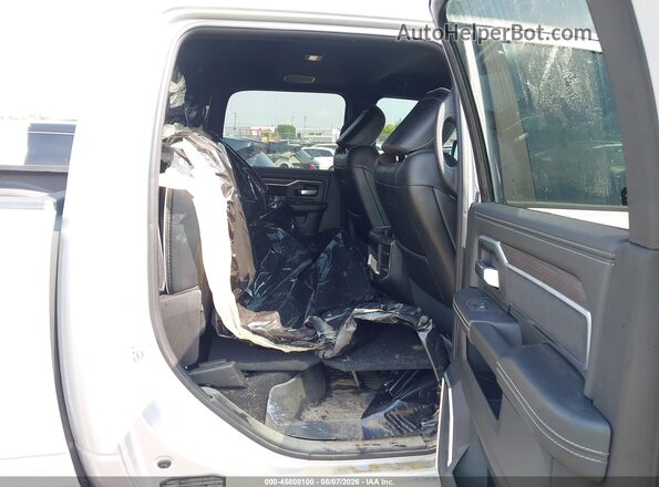 3C6UR5FJXTG255668 2026 RAM 2500 Silver Widok naklejki z numerem VIN