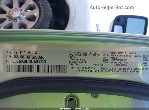 3C6UR5FJXTG255668 2026 RAM 2500 Silver Widok komory silnika