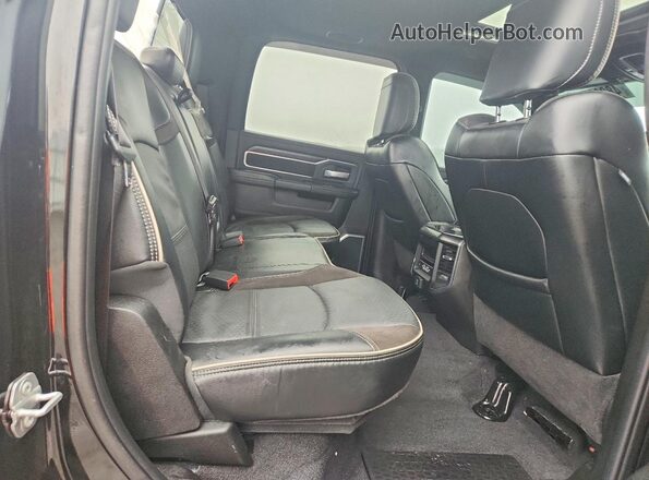 3C6UR5FL0RG395495 2024 RAM 2500 Black Widok tylnych siedzeń