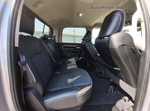 3C6UR5FL0RG407998 2024 RAM 2500 Gray Widok tylnych siedzeń