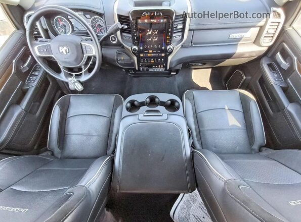 3C6UR5FL0RG407998 2024 RAM 2500 Gray Widok deski rozdzielczej