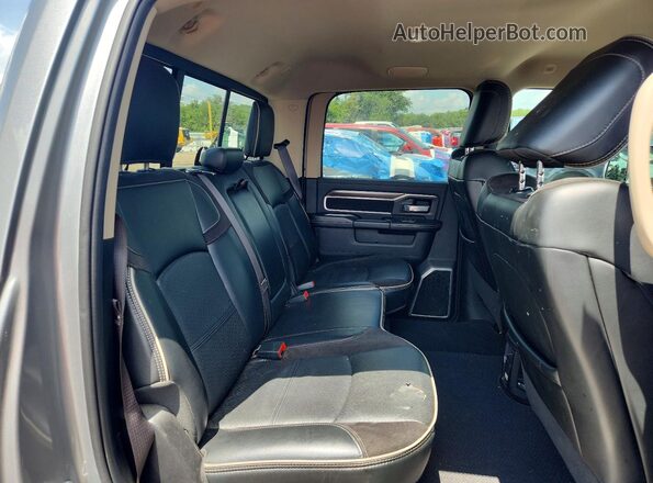 3C6UR5FL3NG184074 2022 RAM 2500 Silver Rear seats view