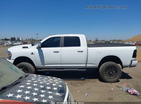 3C6UR5FL4RG197597 2024 RAM 2500 Белый Панорамный вид салона 360°