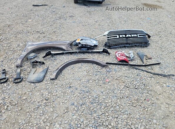 3C6UR5FL5LG230324 2020 RAM 2500 Black Engine compartment view