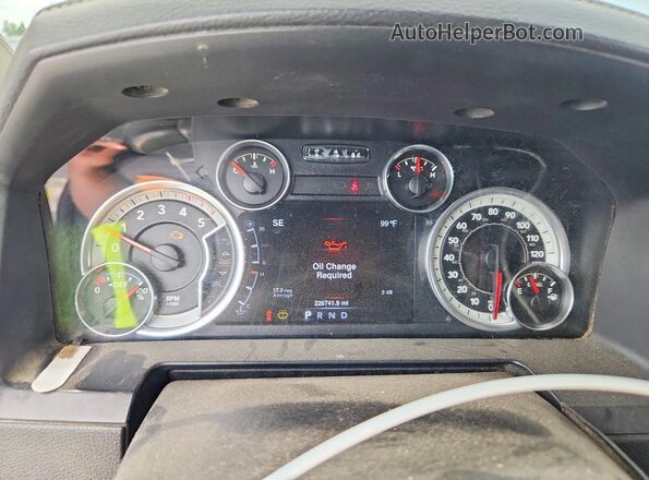 3C6UR5FL7GG273830 2016 RAM 2500 Silver Вид щитка приладів