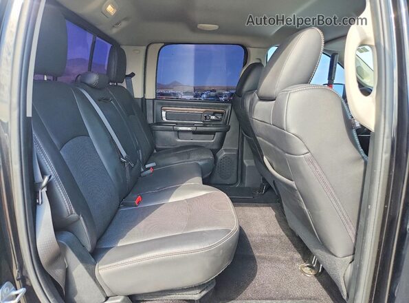3C6UR5FL8GG369725 2016 RAM 2500 Черный Вид задних сидений