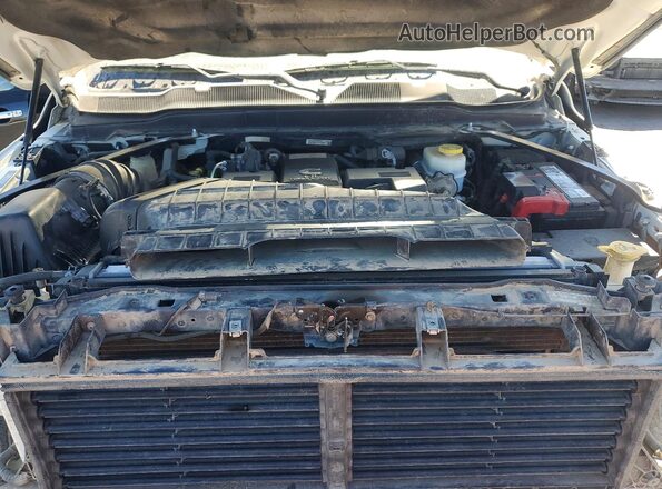 3C6UR5FL8KG573448 2019 RAM 2500 White Вид задньої частини салону