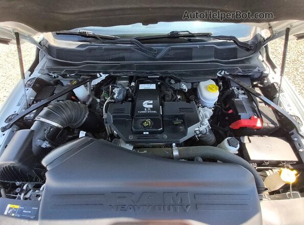 3C6UR5FLXRG401593 2024 RAM 2500 White Սալոնի հետևի տեսք