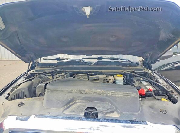 3C6UR5GL2LG287126 2020 RAM 2500 Black Rear interior view